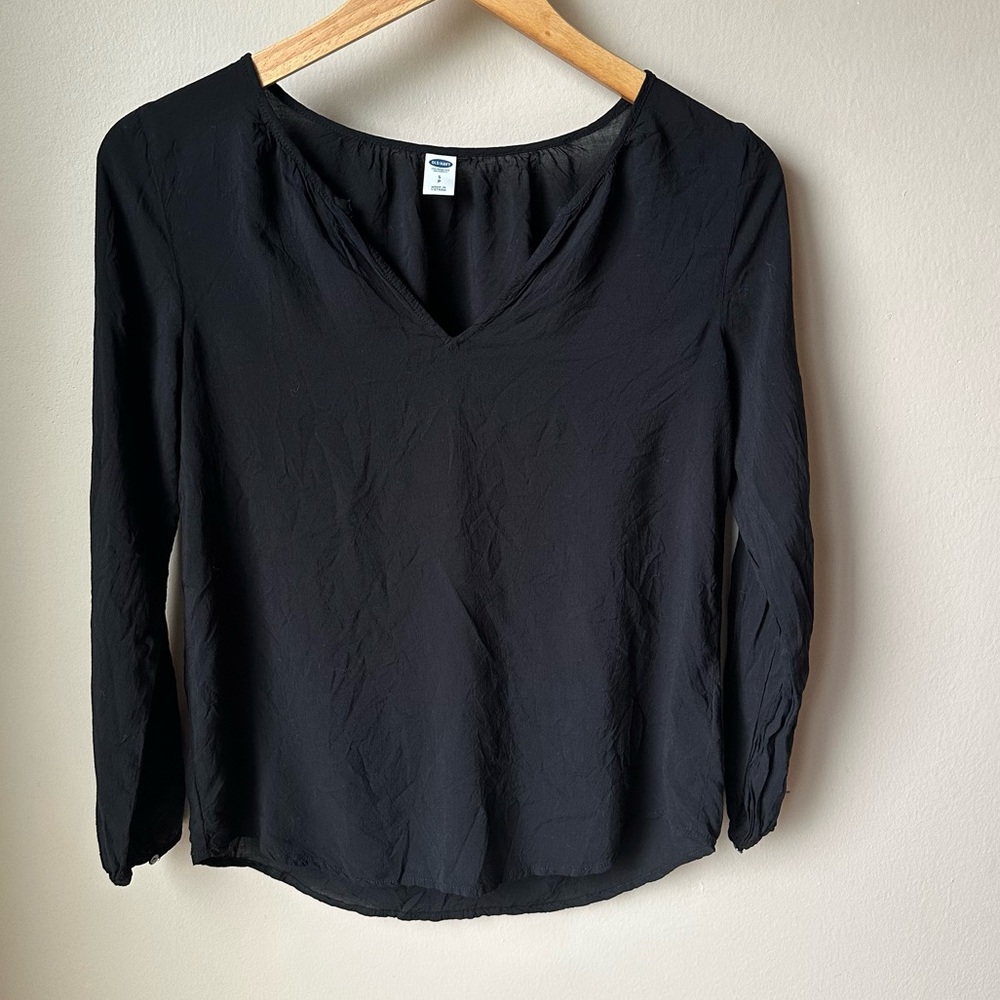 Old navy black slit front v neck blouse